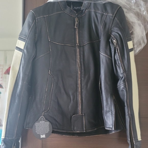 NWT genuine leather motorcycle jacket - Picture 10 of 10